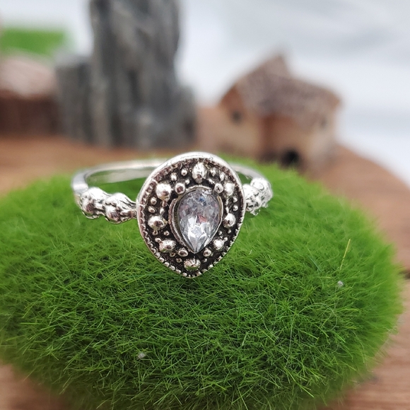 Princess Crystal Ring Size 7.5 R811